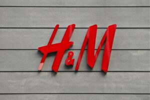 h&M