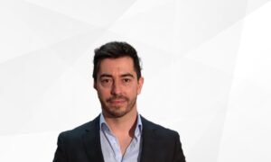 El consejo delegado de Ezentis César Revenga se marcha a Nextil