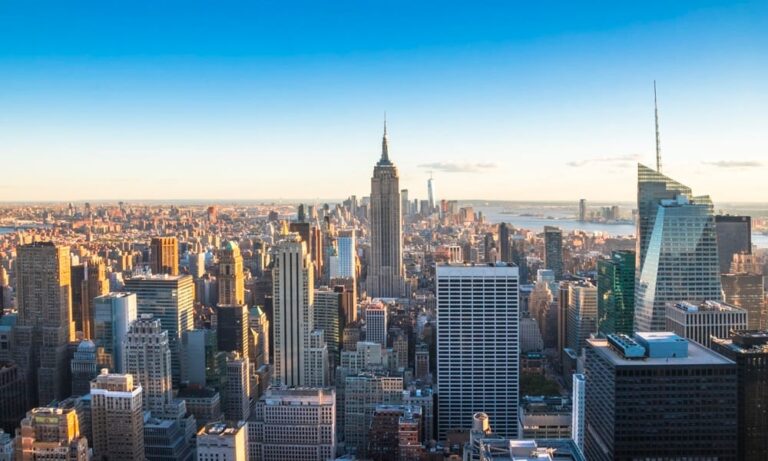 Las ciudades con mayor concentración de ultrarricos en 2024: Nueva York lidera el ranking global