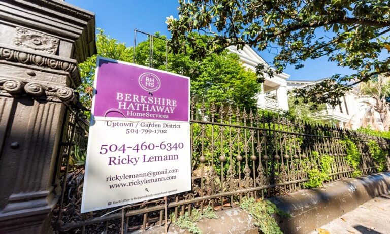 Berkshire Hathaway alcanza 189.000 millones de dólares de liquidez tras vender acciones de Apple
