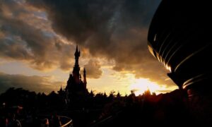 La moda de la Gen Z: teletrabajar desde Disneyland
