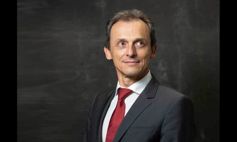 Pedro Duque confirma interés internacional en Hispasat