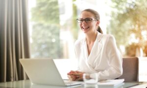 El 34% de las empresas españolas cuenta con un plan integral para aumentar el número de mujeres directivas