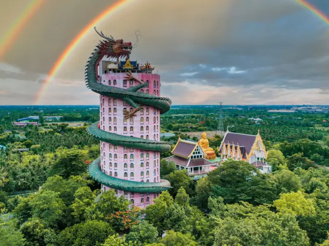 Arquitecturas místicas para disfrutar en el verano 5 Wat Samphran, el Templo del Dragón (Tailandia)