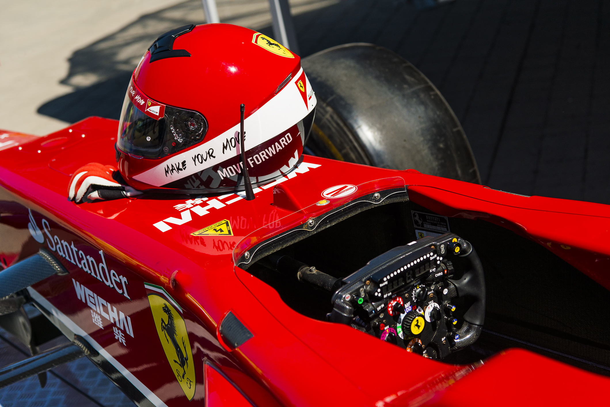 Santander será el banco oficial de la Fórmula 1 y Unicredit toma su lugar en Ferrari 1 Ferrari en la Fórmula 1