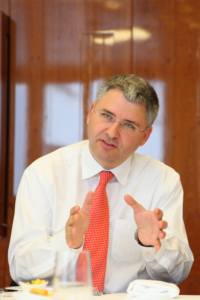 Severin Schwan presidente de Roche Holding