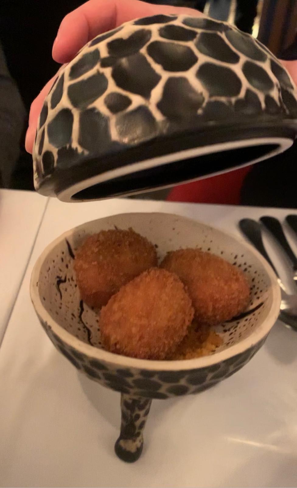 Sumérgete en la innovadora propuesta de Hielo y Carbón con su nuevo menú 5 senses en plena Gran Vía madrileña 1 5 senses