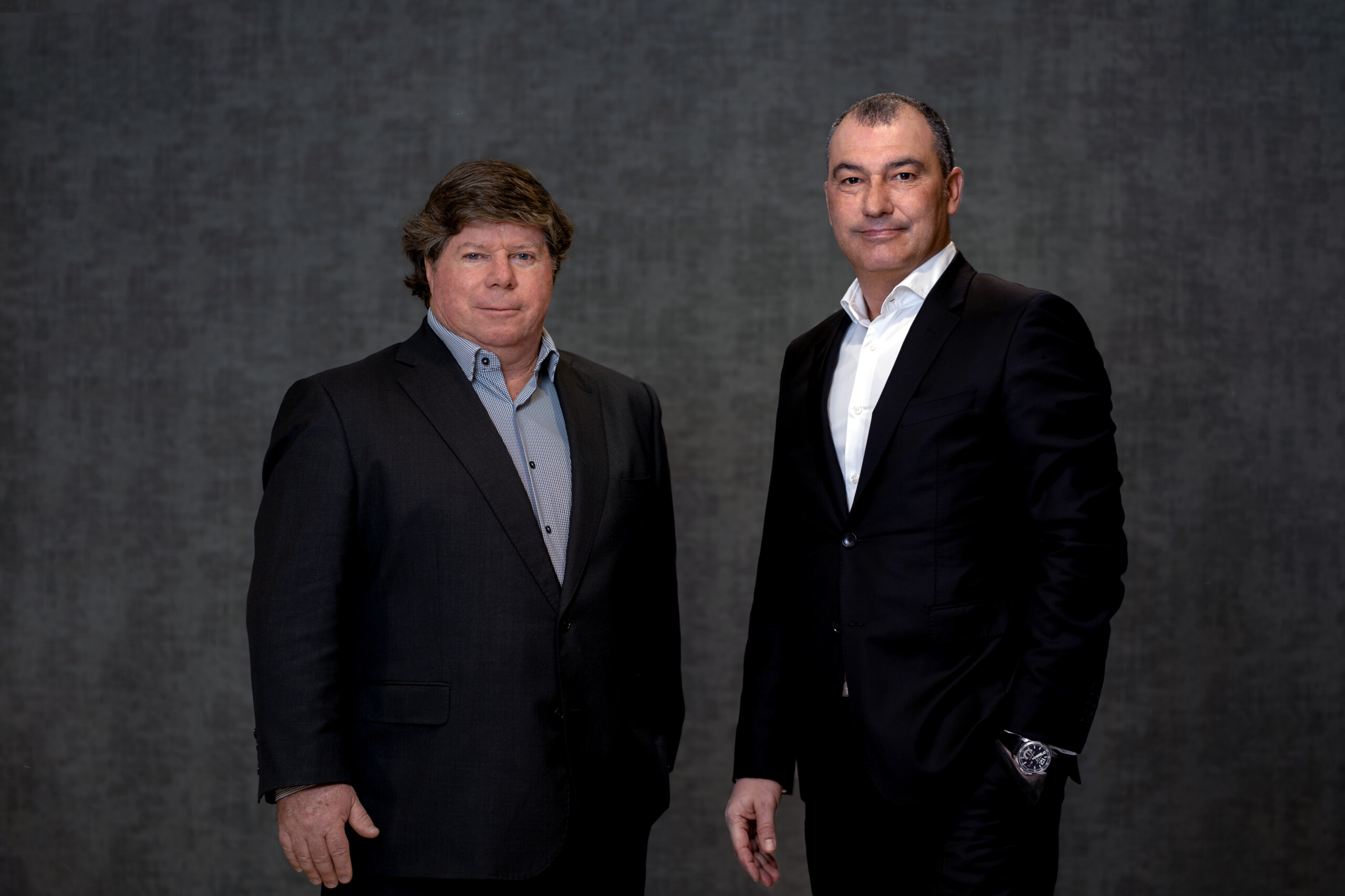Motos y microcoches toman el alfalto 1 José Correia Luis y José María Riaño, presidente y secretario general de ANESDOR, respectivamente