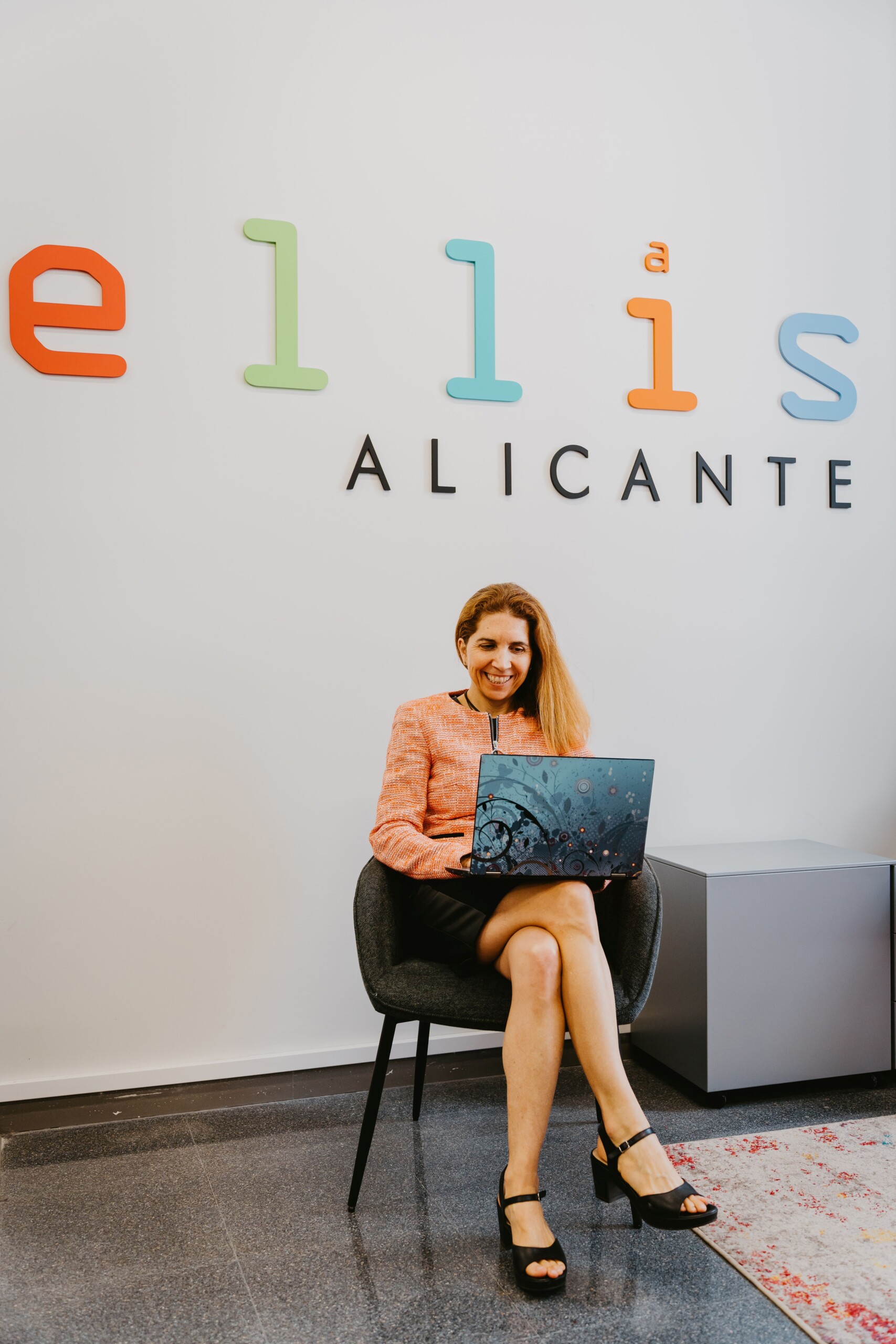 Nuria Oliver, doctora en IA por el MIT y vicepresidenta de ELLIS Europa
