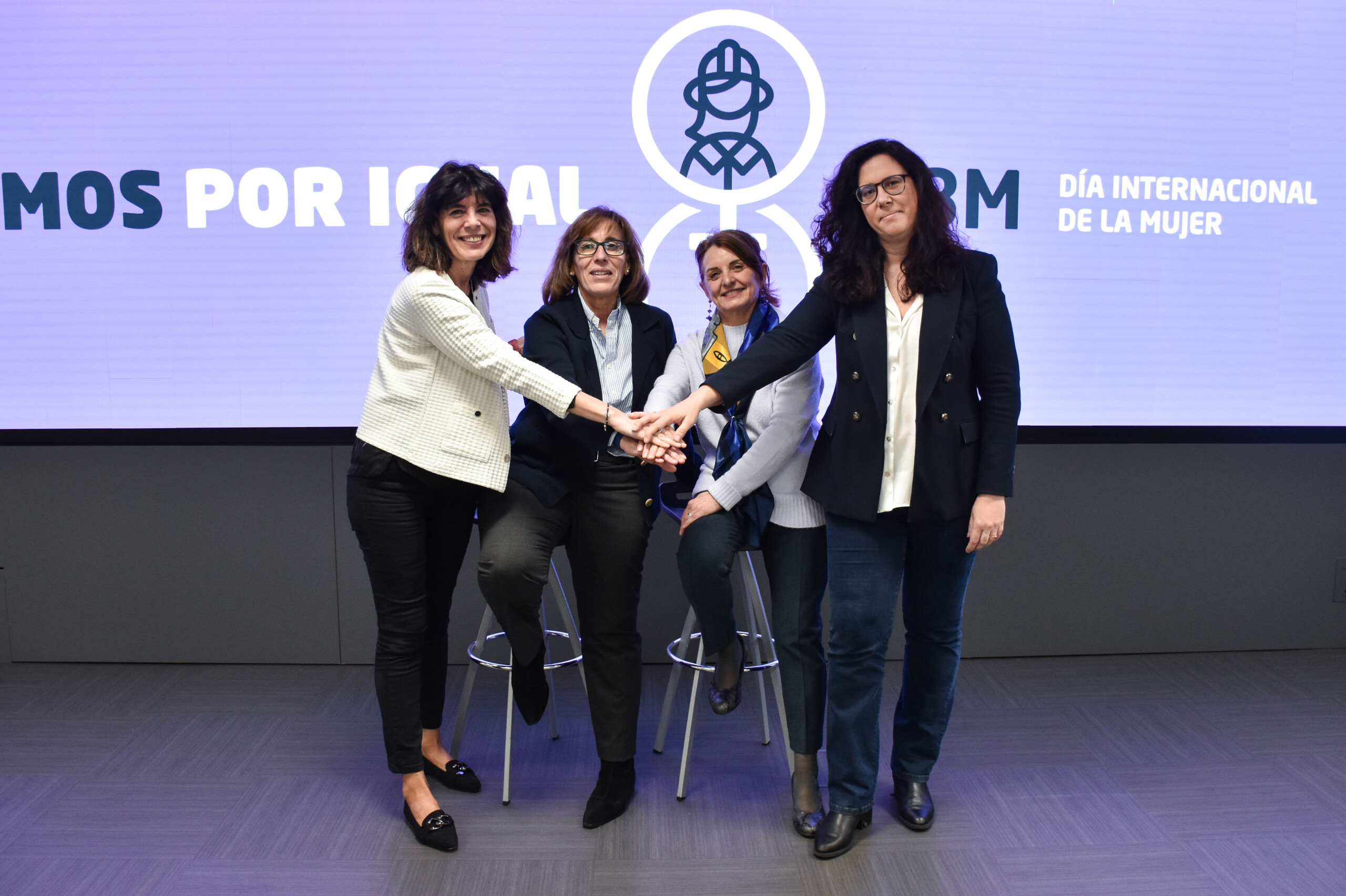 Nuria Castrosín Responsable de la División Directivos de AENA; Ana Heras Directora de Relaciones Laborales y Asesoría Jurídica de AENA; Begoña Gosálvez Directora de Organización y Personas de AENA; Cristina Muñoz Responsable de Gestión y Datos de RRHH en AENA