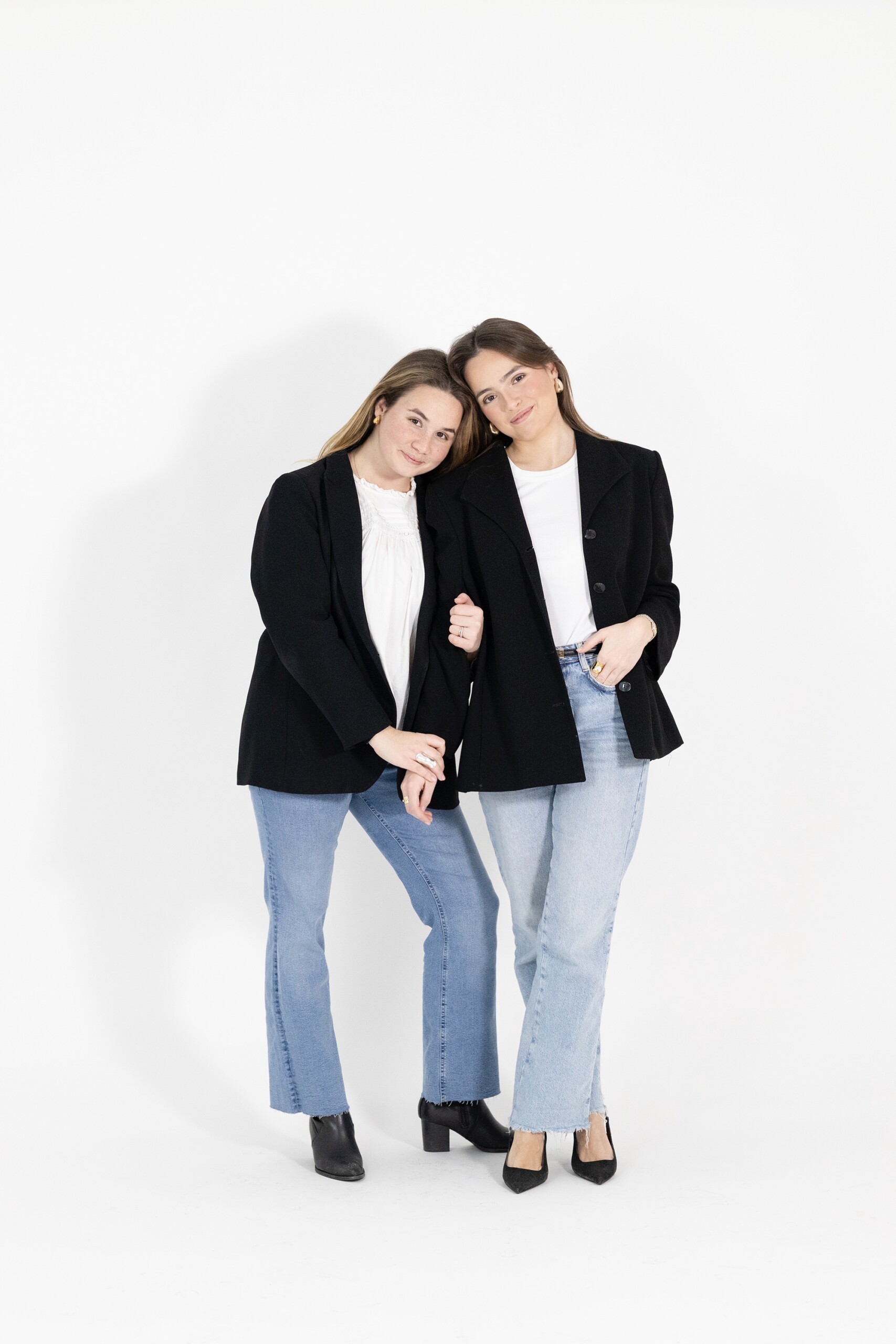UGC Slalom lanza el primer marketplace para creadores UGC 1 Pia Mill y Berta Quirante, fundadoras de Slalom Agency