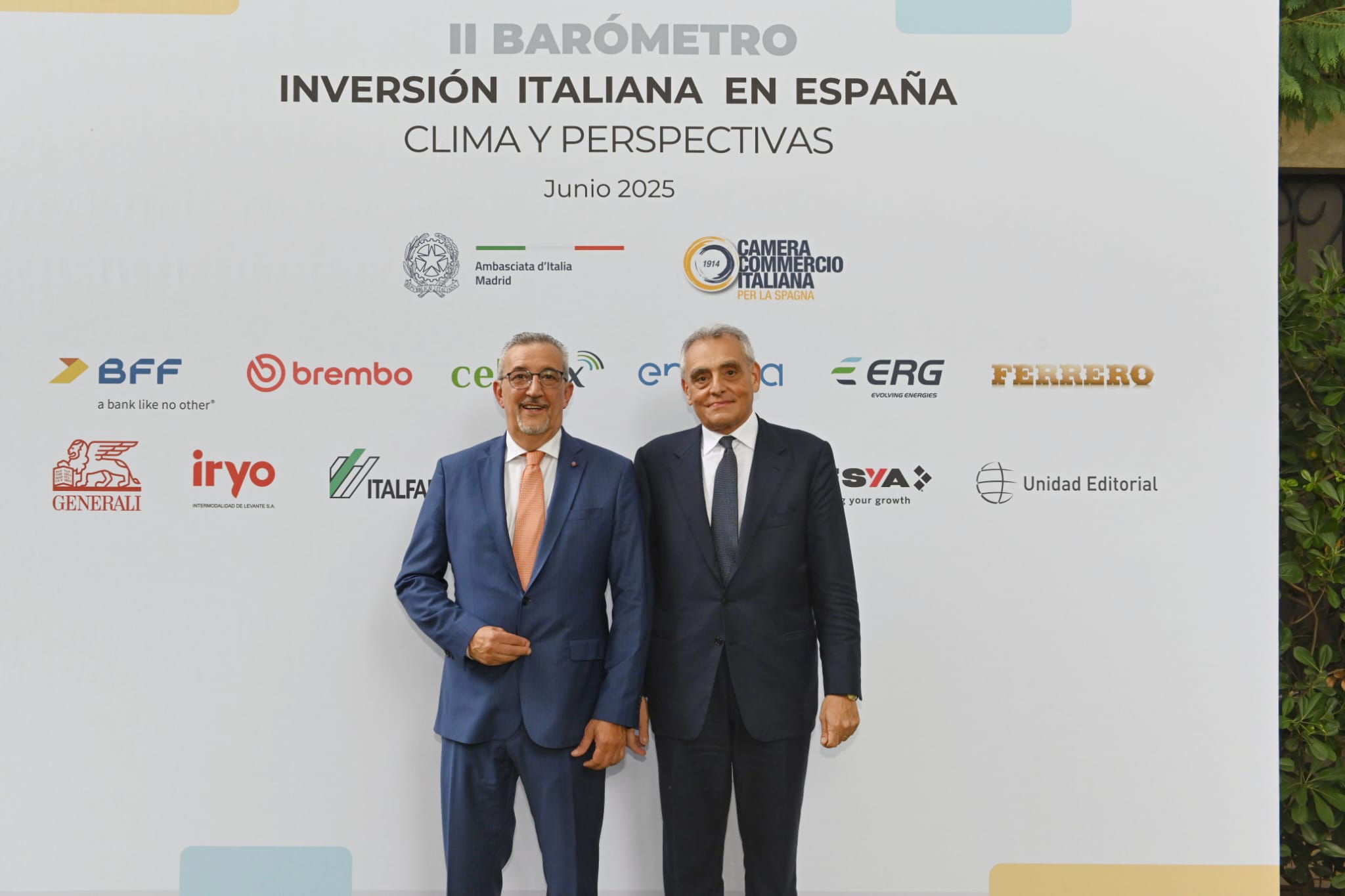Las empresas italianas refuerzan su apuesta por España: un 71% prevé aumentar inversiones en 2025 1 Marco Pizzi, presidente de la Cámara de Comercio e Industria Italiana para España; y Giuseppe Buccino Grimaldi, Embajador de Italia en España.