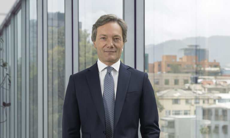 Andrés Crump