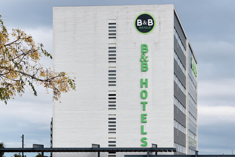 B&B