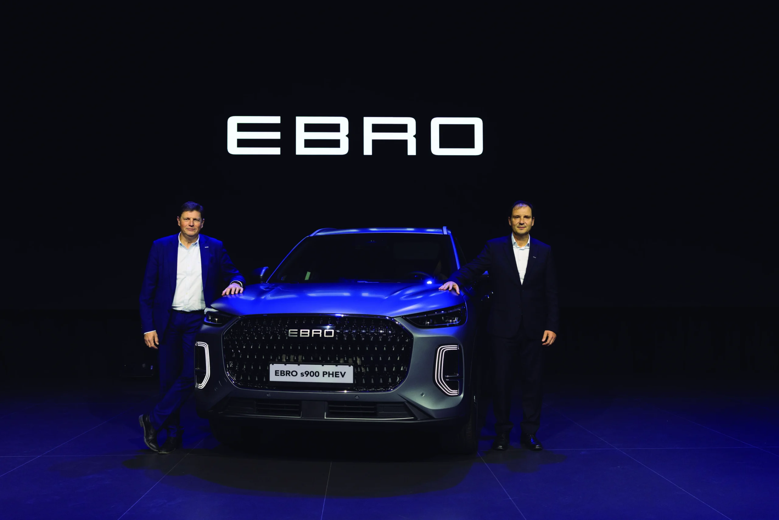 Pedro Calef, CEO de Ebro, junto al presidente de Ebro EV Motors, Rafael Ruiz