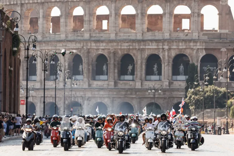 Vespa en Roma
