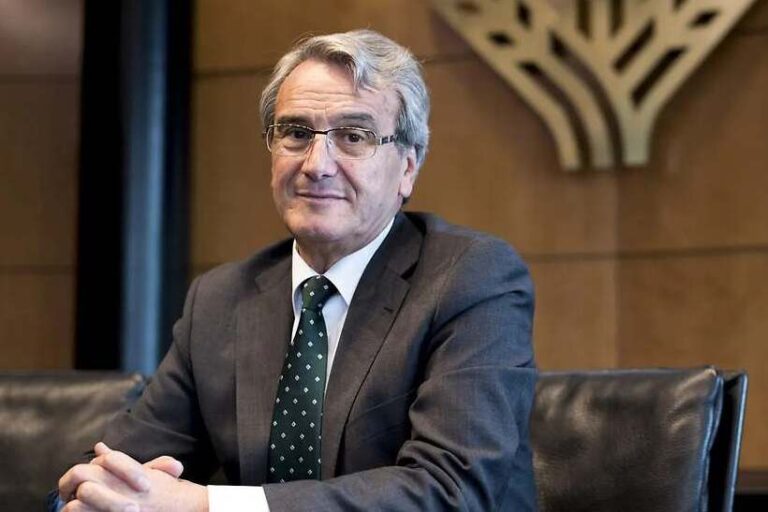 Antonio León (AECR)