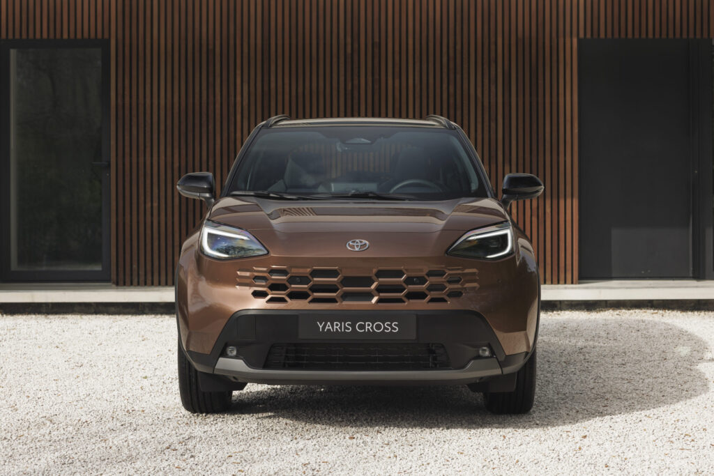 Los fabricantes electrifican su oferta 1 TOYOTA YARIS CROSS