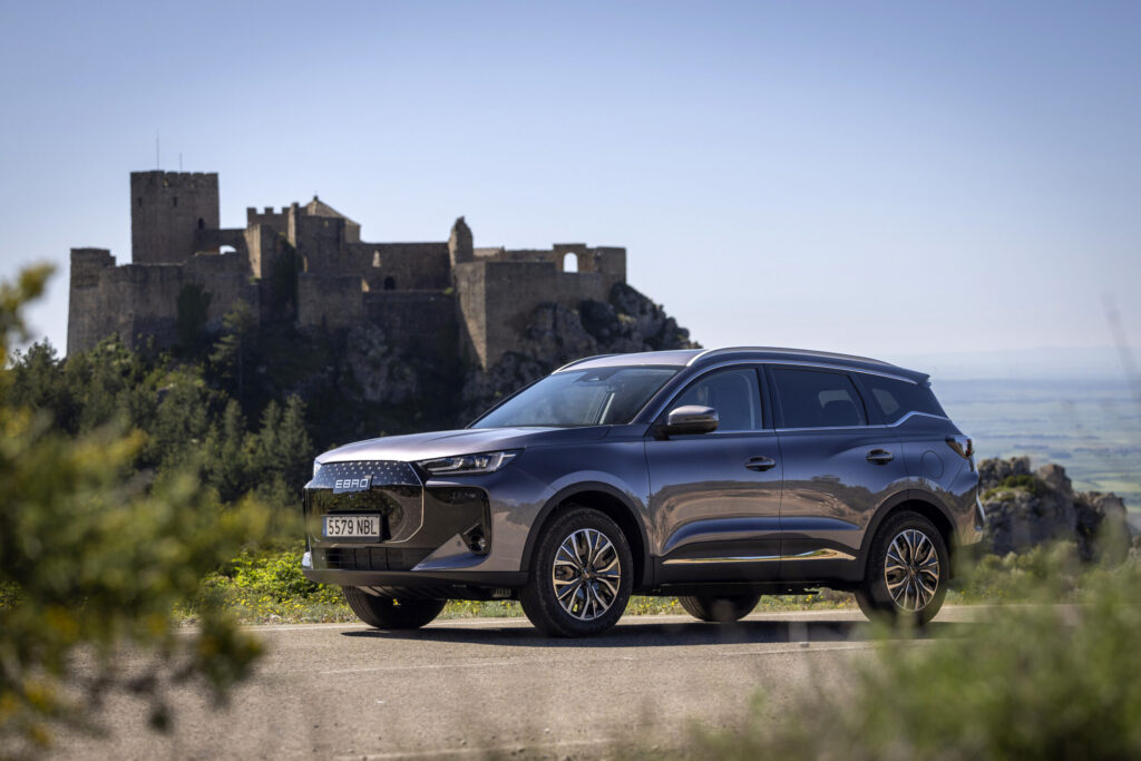 Los fabricantes electrifican su oferta 3 EBRO S700 PHEV