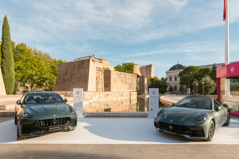 Maserati en la Plaza Colón de Madrid